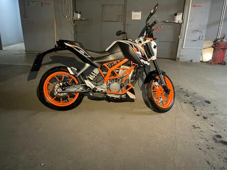 2014 KTM 390 Duke, белый, 390000 рублей, вид 1