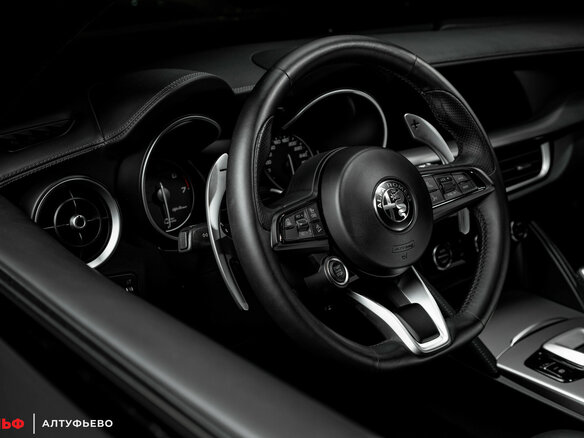 2025 Alfa Romeo Stelvio I Рестайлинг 2, чёрный, 8390000 рублей - вид 9