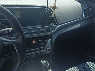 2017 Hyundai Elantra VI (AD), красный, 1520000 рублей, вид 5
