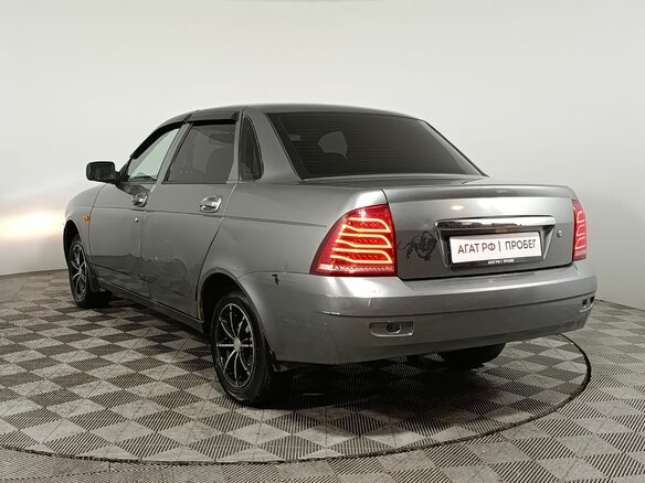 2008 Lada (ВАЗ) Priora I, зелёный, 300000 рублей - вид 4