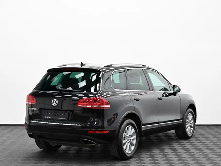 2012 Volkswagen Touareg II, чёрный, 1849000 рублей, вид 2