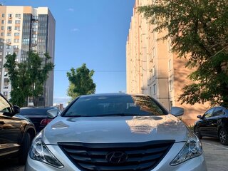 2011 Hyundai Sonata VI (YF), серебристый, 1400000 рублей, вид 4