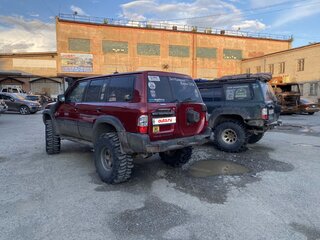 1998 Nissan Patrol V (Y61), пурпурный, 1480000 рублей, вид 5