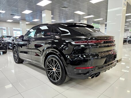 2026 Porsche Cayenne Coupé III Рестайлинг, чёрный, 17550000 рублей, вид 4