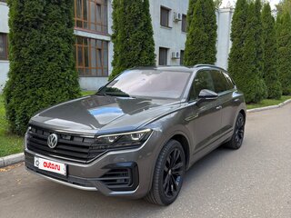 2020 Volkswagen Touareg III, серый, 5600000 рублей, вид 1