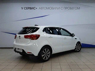2017 Kia Rio III Рестайлинг, белый, 970000 рублей, вид 3