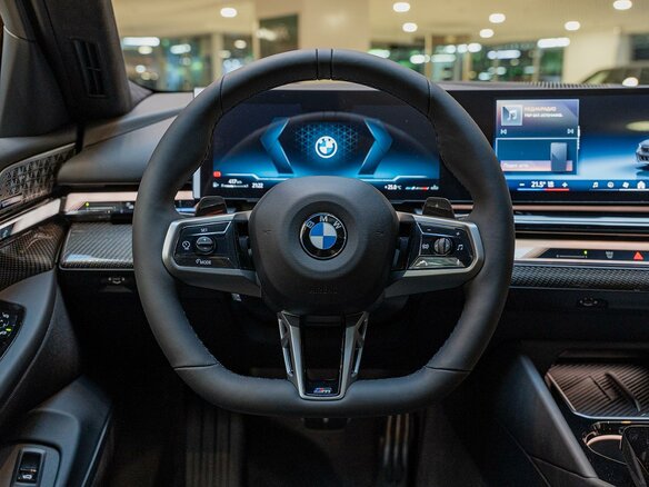 2026 BMW 5 серии 540d xDrive VIII (G60/G61/G68), серый, 14190000 рублей - вид 15
