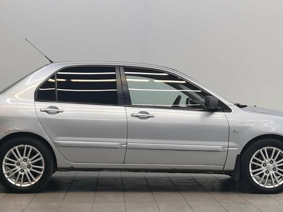 2006 Mitsubishi Lancer IX, серебристый, 379000 рублей - вид 4