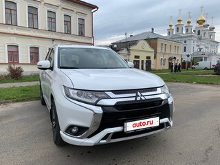2022 Mitsubishi Outlander III Рестайлинг 3, белый, 2990000 рублей, вид 2