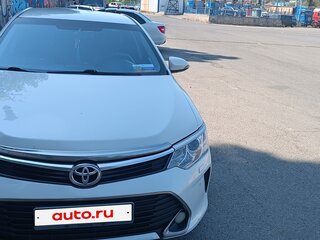 2017 Toyota Camry VII (XV50) Рестайлинг, белый, 2000000 рублей, вид 1