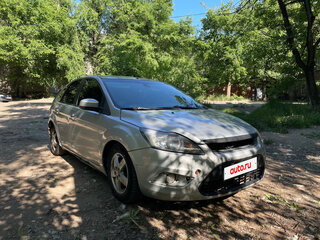 2010 Ford Focus II Рестайлинг, серебристый, 345000 рублей, вид 4