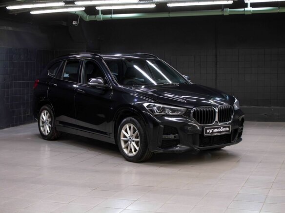 2021 BMW X1 20i xDrive II (F48) Рестайлинг, чёрный, 2289000 рублей - вид 2