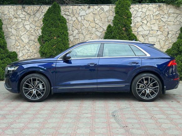 2018 Audi Q8 55 TFSI I (4M), синий, 3900000 рублей - вид 6