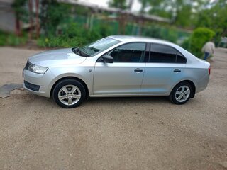 2014 Skoda Rapid I, серебристый, 900000 рублей, вид 4