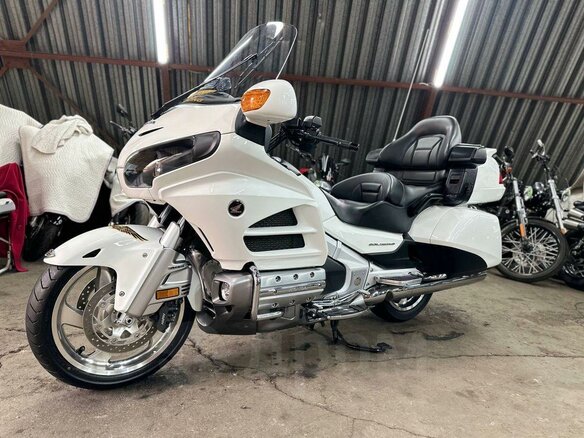 2011 Honda GL 1800 Gold Wing, белый, 1550000 рублей - вид 1