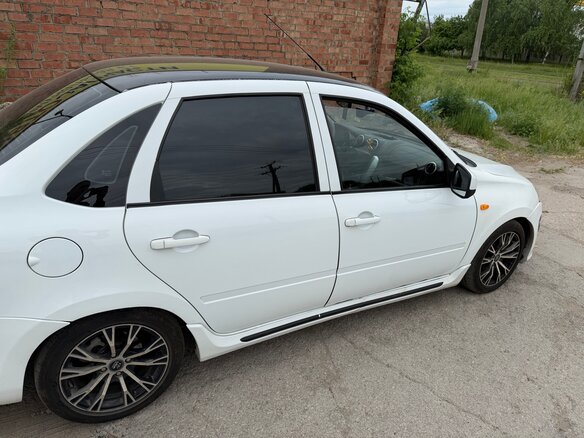 2013 Lada (ВАЗ) Granta Sport I, белый, 600000 рублей - вид 3