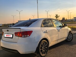 2011 Kia Cerato 6-speed II, белый, 850000 рублей, вид 5