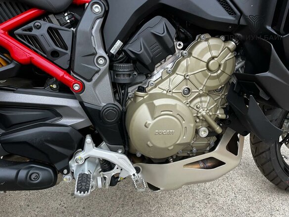 2025 Ducati Multistrada V4, красный, 2647000 рублей - вид 2