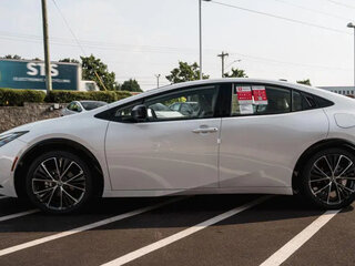 2026 Toyota Prius V (XW60), белый, 2990000 рублей, вид 4