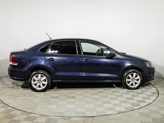 2013 Volkswagen Polo V, синий, 649585 рублей, вид 4