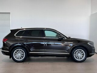 2020 Volkswagen Touareg III, коричневый, 4800000 рублей, вид 5
