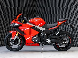 2026 Voge 525RR, красный, 577000 рублей, вид 2