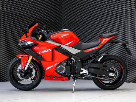2026 Voge 525RR, красный, 577000 рублей, вид 2