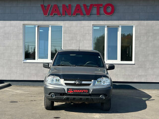 2016 Chevrolet Niva I Рестайлинг, серый, 700000 рублей, вид 2