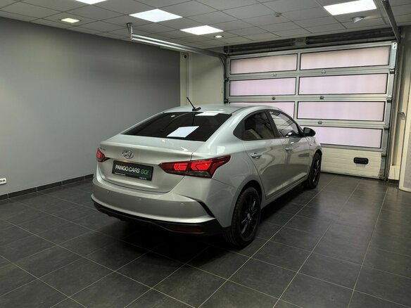 2021 Hyundai Solaris II Рестайлинг, серебристый, 1375000 рублей - вид 5