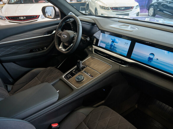 2026 Geely Monjaro I, серебристый, 4954990 рублей - вид 35