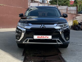 2019 Mitsubishi Outlander III Рестайлинг 3, чёрный, 2100000 рублей, вид 2