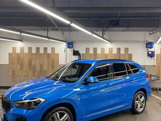2020 BMW X1 20i xDrive II (F48) Рестайлинг, синий, 4300000 рублей, вид 2