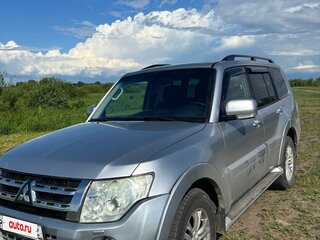 2011 Mitsubishi Pajero IV, серебристый, 1500000 рублей, вид 1