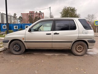 2000 Toyota Raum I, серебристый, 350000 рублей, вид 2