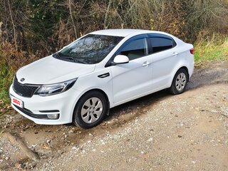 2015 Kia Rio III Рестайлинг, белый, 930000 рублей, вид 1