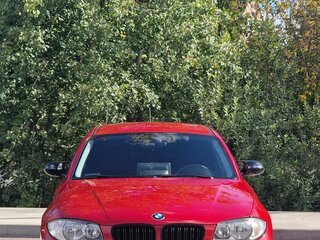2009 BMW 1 серии 116i I (E81/E82/E87/E88) Рестайлинг, красный, 850000 рублей, вид 3