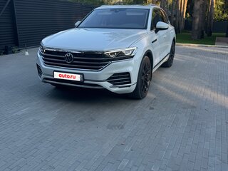 2019 Volkswagen Touareg III, белый, 6950000 рублей, вид 1