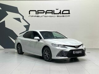 2021 Toyota Camry VIII (XV70) Рестайлинг, белый, 3549900 рублей, вид 3