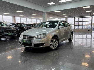 2010 Volkswagen Jetta V, серебристый, 880000 рублей, вид 1