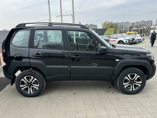2026 Lada (ВАЗ) Niva Travel I Рестайлинг, чёрный, 1717000 рублей, вид 4