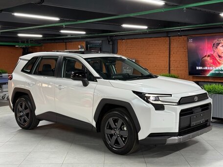 2025 Toyota RAV4 VI (XA60), белый, вид 3