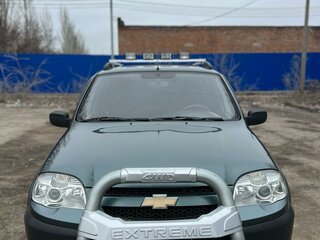 2010 Chevrolet Niva I Рестайлинг, зелёный, 550000 рублей, вид 1