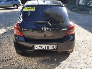 2008 Toyota Yaris II, чёрный, 620000 рублей, вид 5