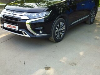 2019 Mitsubishi Outlander III Рестайлинг 3, чёрный, 3500000 рублей, вид 1