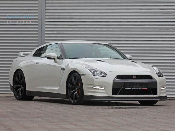 2012 Nissan GT-R I Рестайлинг 1, белый