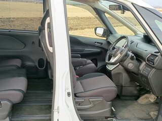 2016 Nissan Serena S-Hybrid V (C27), белый, 2150000 рублей, вид 3