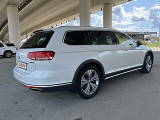 2019 Volkswagen Passat Alltrack DSG7 B8, белый, 2990000 рублей, вид 2
