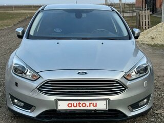 2017 Ford Focus III Рестайлинг, серебристый, 1250000 рублей, вид 1