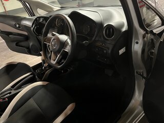 2017 Nissan Note e-Power II Рестайлинг, серый, 1099000 рублей, вид 4