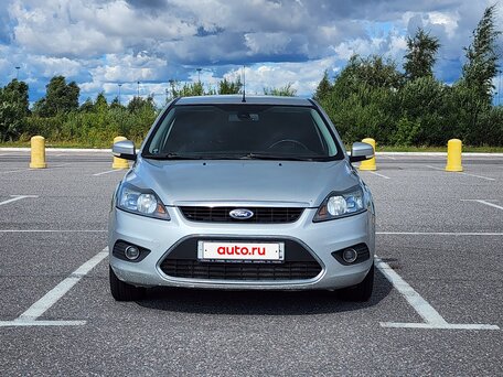 2009 Ford Focus II Рестайлинг, серебристый, 390000 рублей, вид 2
